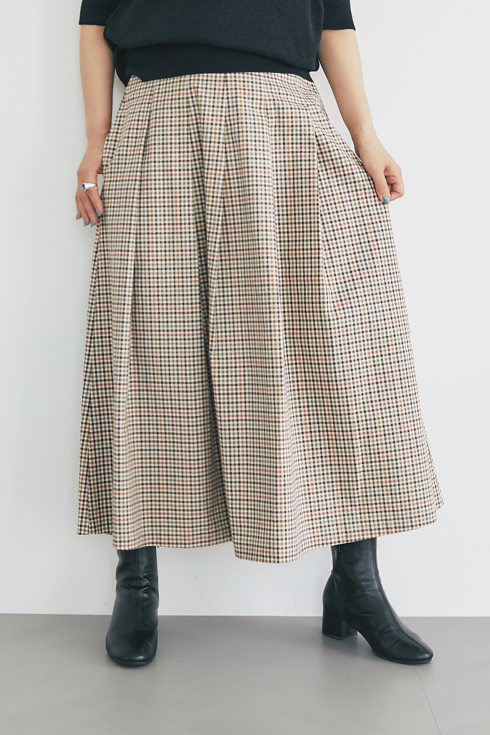 Soft pleats check skirt Beige - gun club check